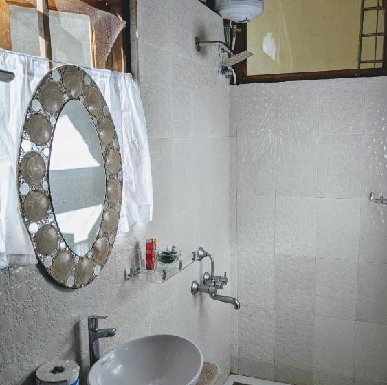 Quarto Estandar, Michele S Garden