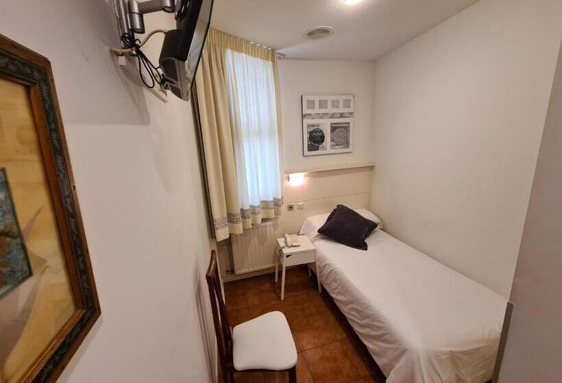 اتاق استاندارد یک نفره, Jacobeo