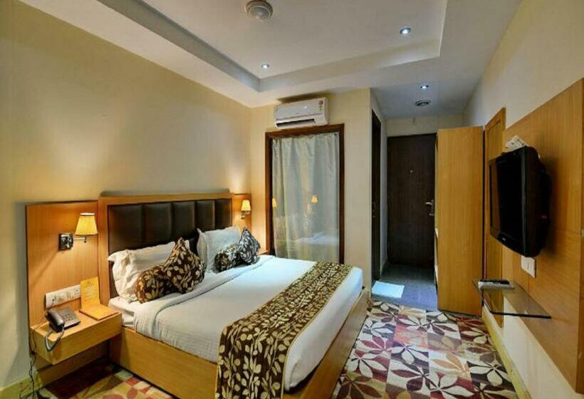 Номер Клуб, Kohinoor Palace