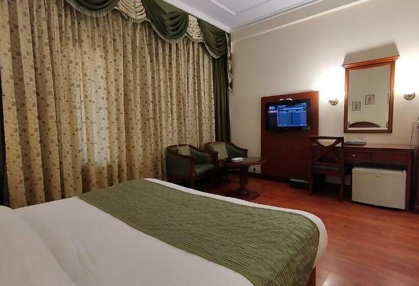 اتاق لوکس, Sepal