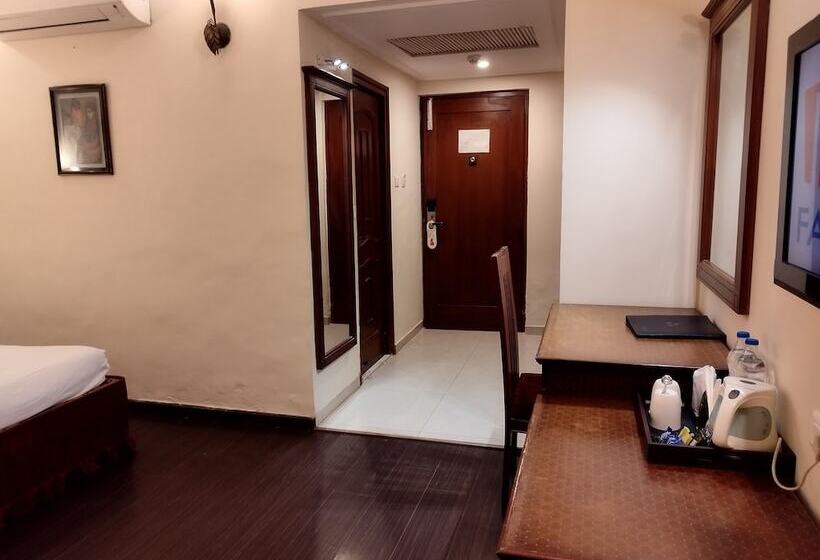 اتاق لوکس, Sepal