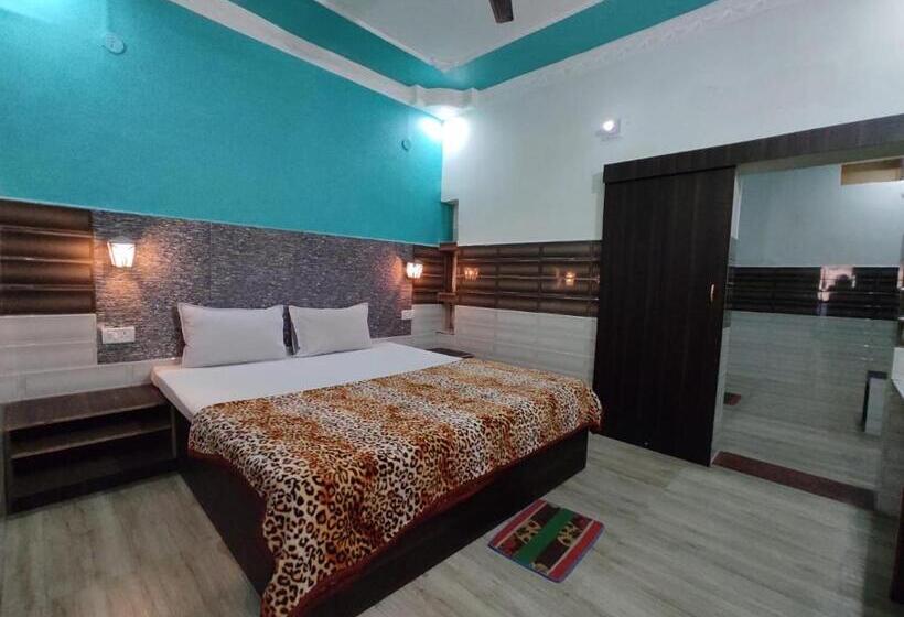 Familien Suite, Vijay