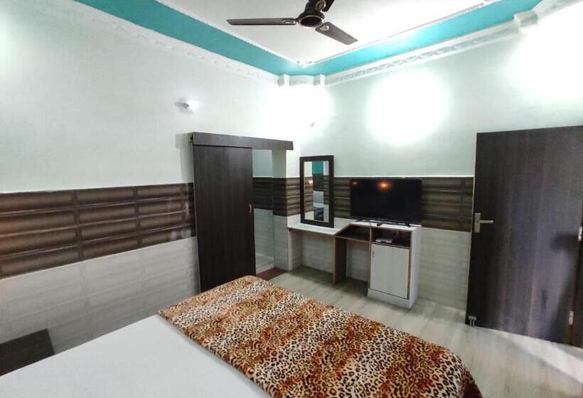 Familien Suite, Vijay