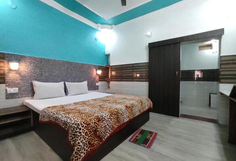 Familien Suite, Vijay