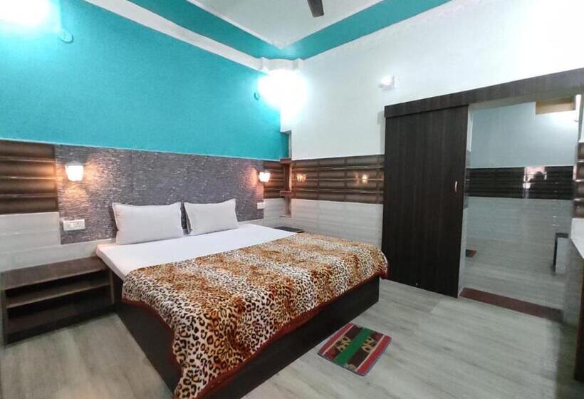 Familien Suite, Vijay