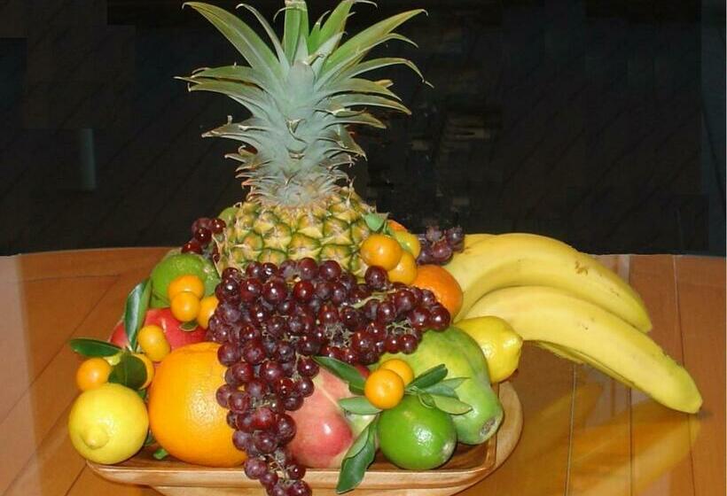 Suite, Adventure In Paradise