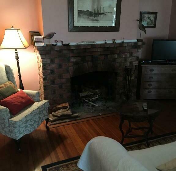 סוויטה עם טרסה, House On Chase Creek