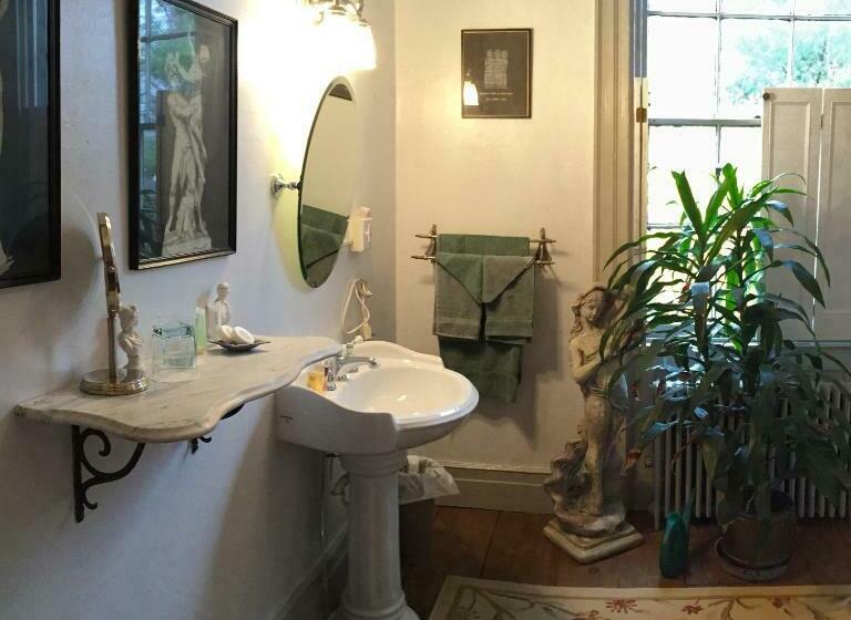 デラックススイート, The Borland House Inn