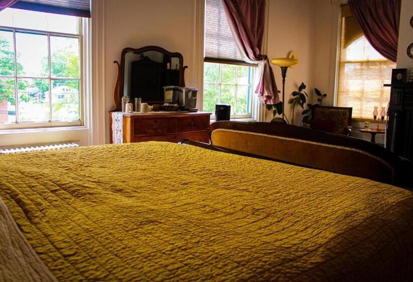 キングサイズベッドのデラックススイート, The Borland House Inn