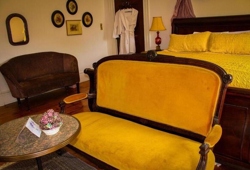 キングサイズベッドのデラックススイート, The Borland House Inn