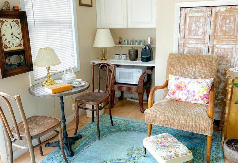 庭の見えるジュニアスイート, The Borland House Inn