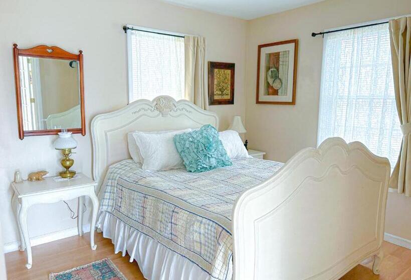 庭の見えるジュニアスイート, The Borland House Inn