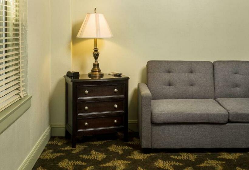 סוויטה, Finlen Hotel And Motor Inn