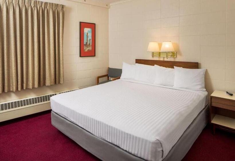 חדר סטנדרט עם מיטת קווין, Finlen Hotel And Motor Inn