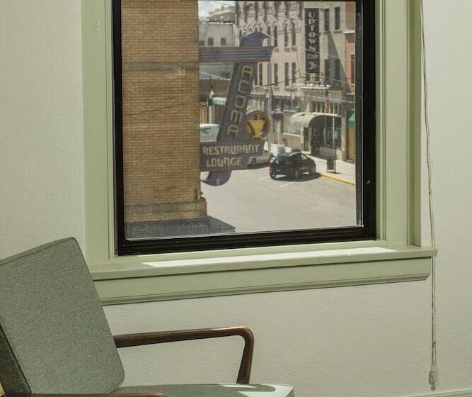 جناح, Finlen Hotel And Motor Inn