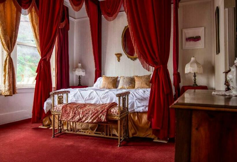 جناح إدارى سرير كينج, Bisbee Grand