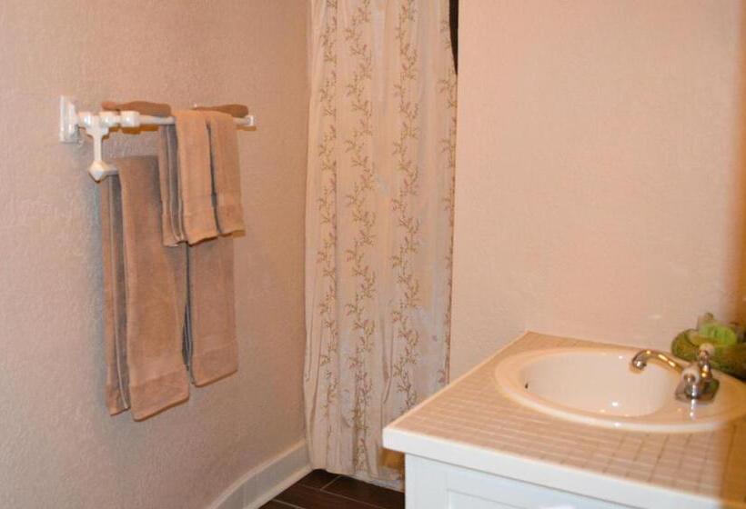 جناح سوبيريور, Bisbee Grand