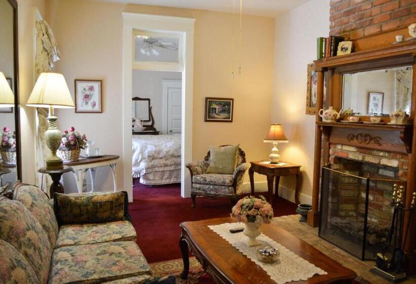 جناح سوبيريور, Bisbee Grand