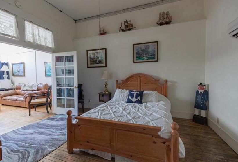 جناح غرفتين نوم, Bisbee Grand