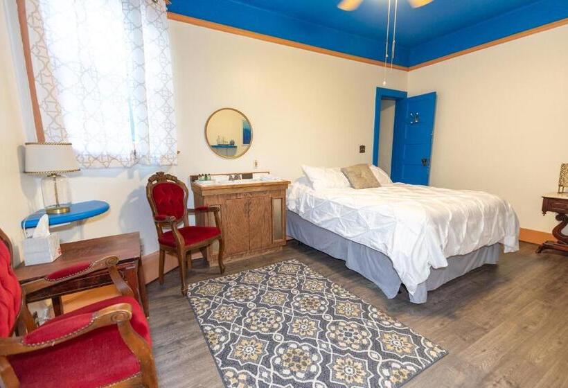 غرفة قياسية, Bisbee Grand