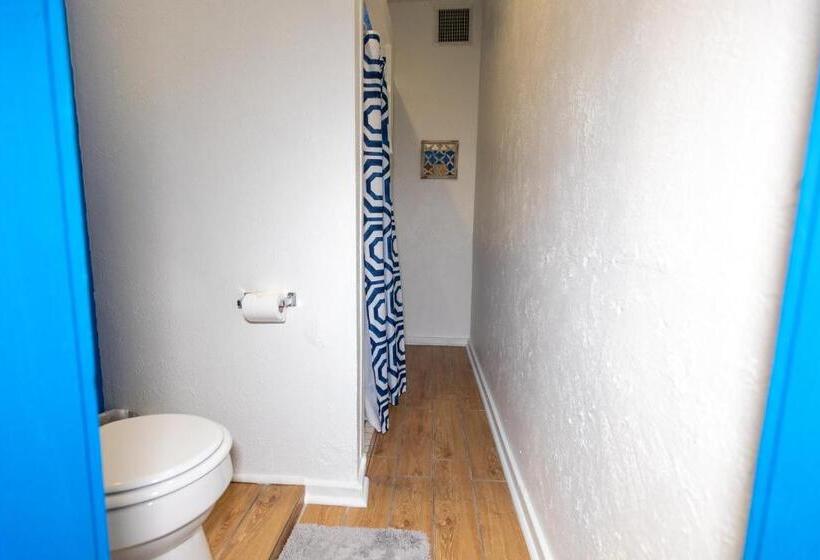 غرفة قياسية, Bisbee Grand