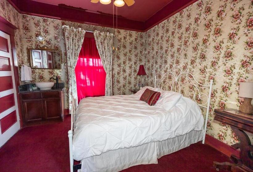 غرفة قياسية, Bisbee Grand