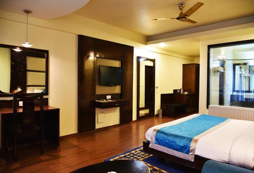 디럭스 룸, Indraprastha Resort Dalhousie