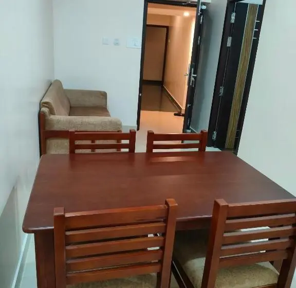 Perhesviitti, Sivamurugan Hotels