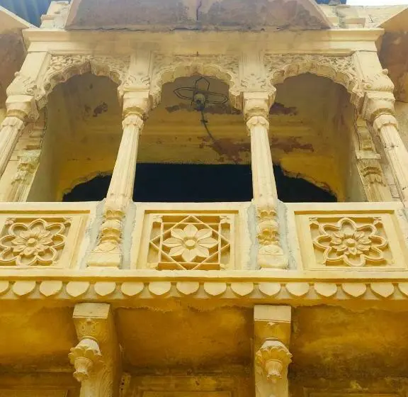 اتاق استاندارد با بالکن, Surja Guest House