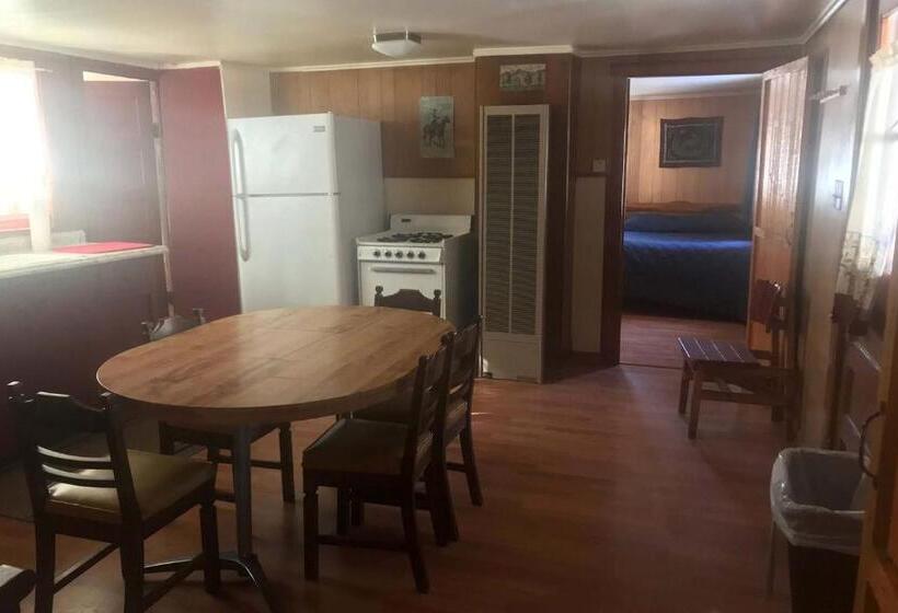 小室, Elkhorn Lodge