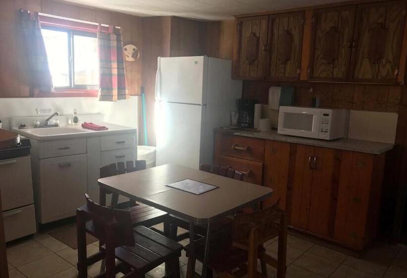 小室, Elkhorn Lodge