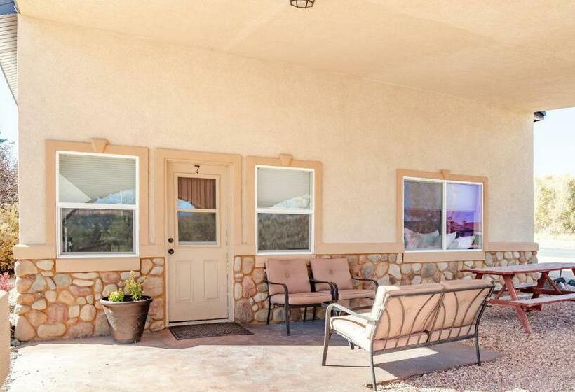 Люкс Кровать Кинг, Mountain Ridge Cabins & Lodging Between Bryce And Zion National Park