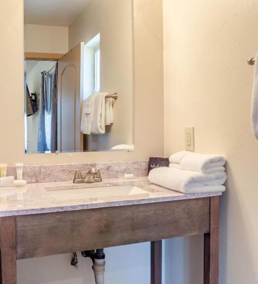 غرفة قياسية سرير كينج لذوى الإحتياجات الخاصة, Mountain Ridge Cabins & Lodging Between Bryce And Zion National Park