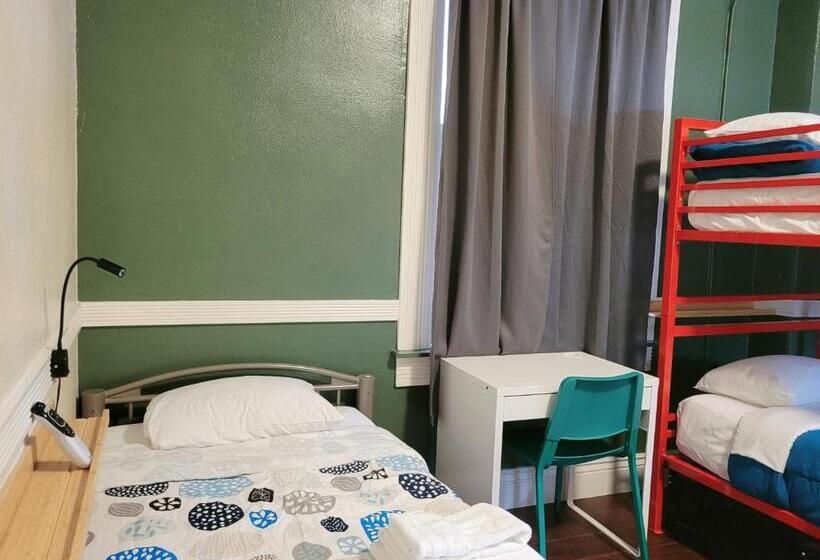 غرفة قياسية ثلاثية حمام مشترك, Orange Village Hostel