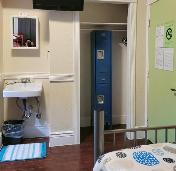 غرفة قياسية ثلاثية حمام مشترك, Orange Village Hostel