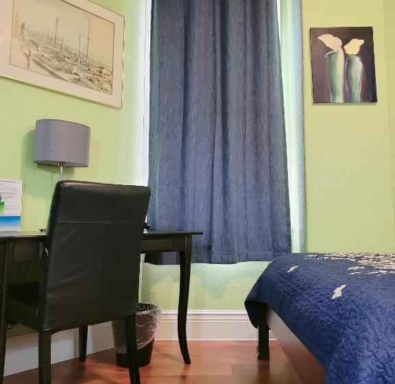 غرفة ديلوكس, Orange Village Hostel