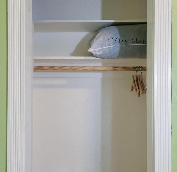 غرفة ديلوكس, Orange Village Hostel