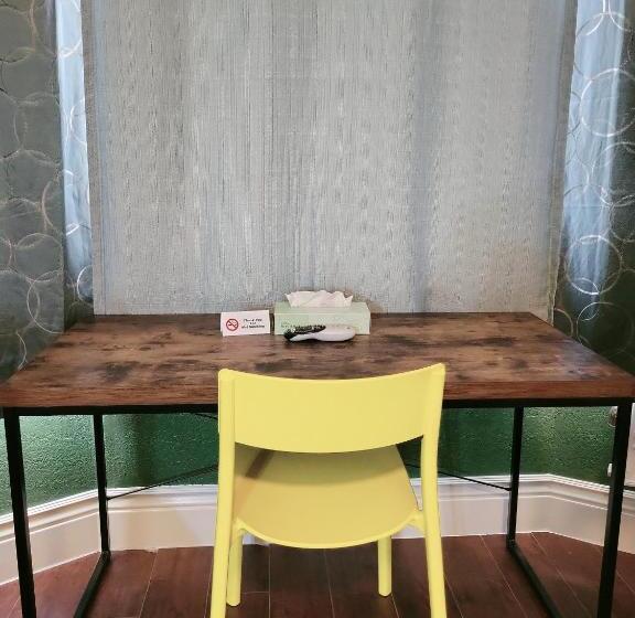 غرفة قياسية ثلاثية, Orange Village Hostel