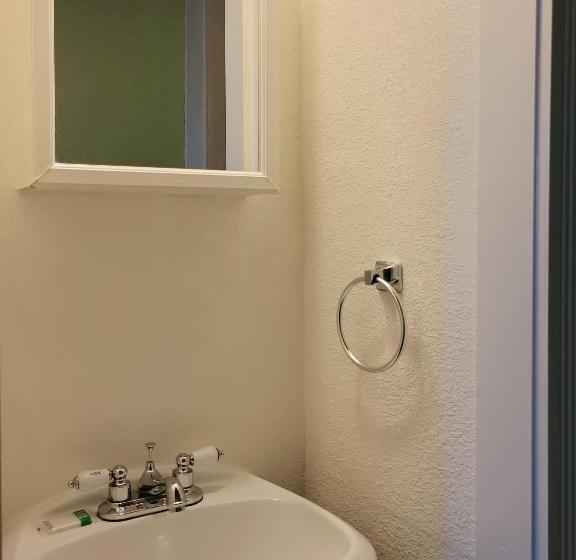 غرفة قياسية ثلاثية, Orange Village Hostel