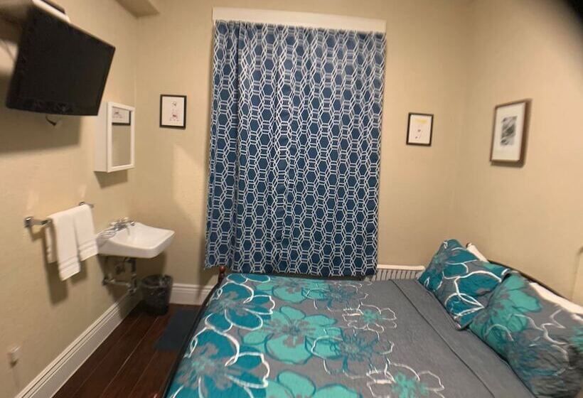 공동 객실, Orange Village Hostel