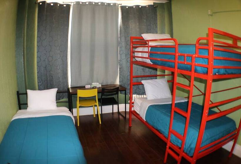 غرفة قياسية ثلاثية, Orange Village Hostel