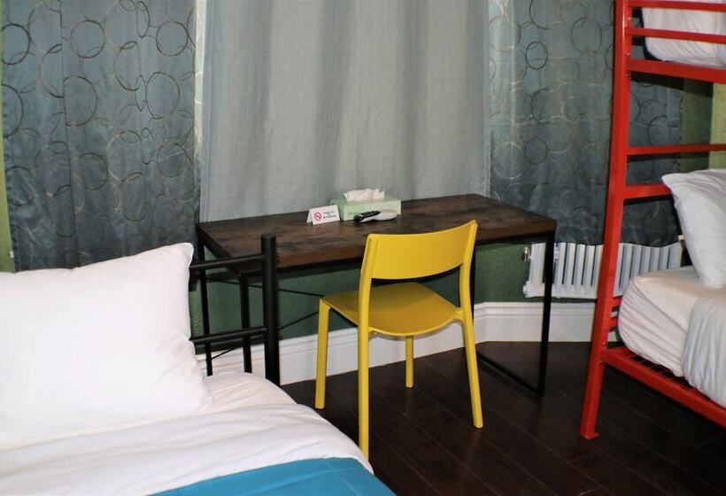 Quarto Triplo Standart, Orange Village Hostel