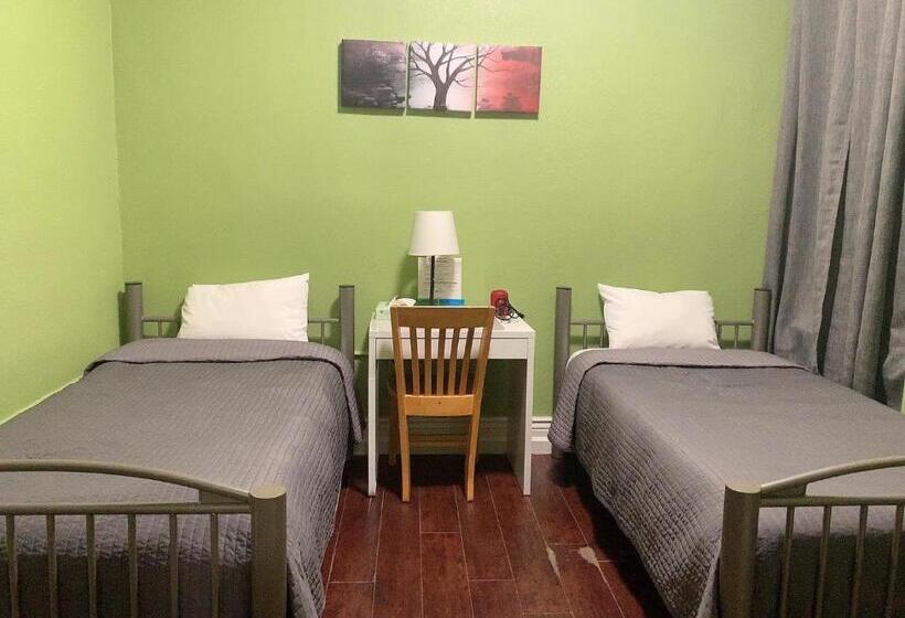 Quarto Standard Casa de Banho Partilhada, Orange Village Hostel