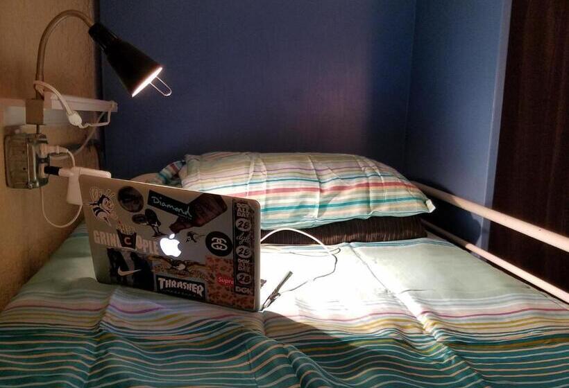 سرير فى غرفة مشتركه, Orange Village Hostel