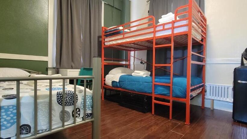 غرفة قياسية ثلاثية حمام مشترك, Orange Village Hostel