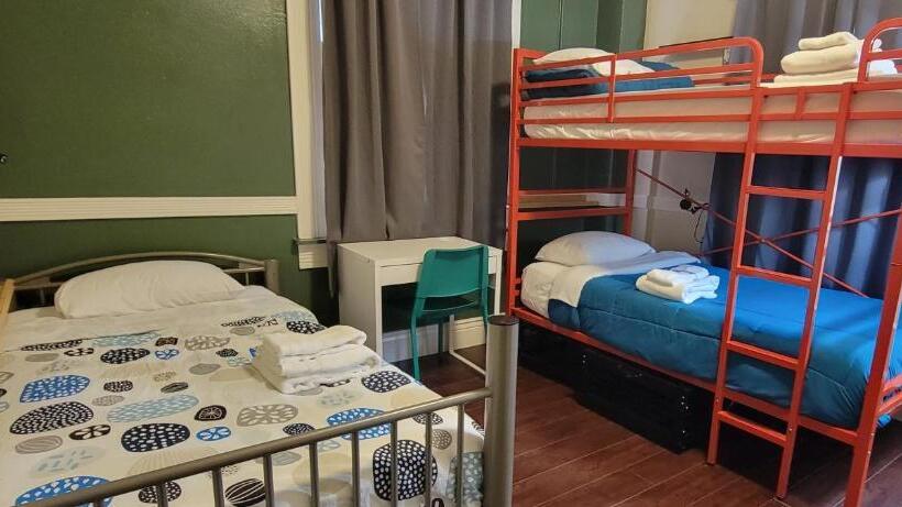 غرفة قياسية ثلاثية حمام مشترك, Orange Village Hostel