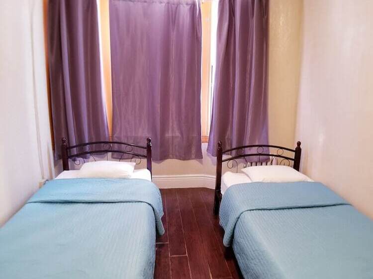 سرير فى غرفة مشتركه, Orange Village Hostel