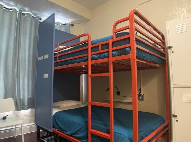 Cama em Quarto Partilhado com Casa de Banho partilhada, Orange Village Hostel