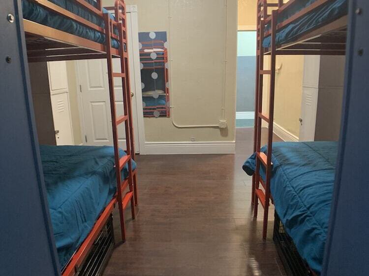 Cama em Quarto Partilhado com Casa de Banho partilhada, Orange Village Hostel
