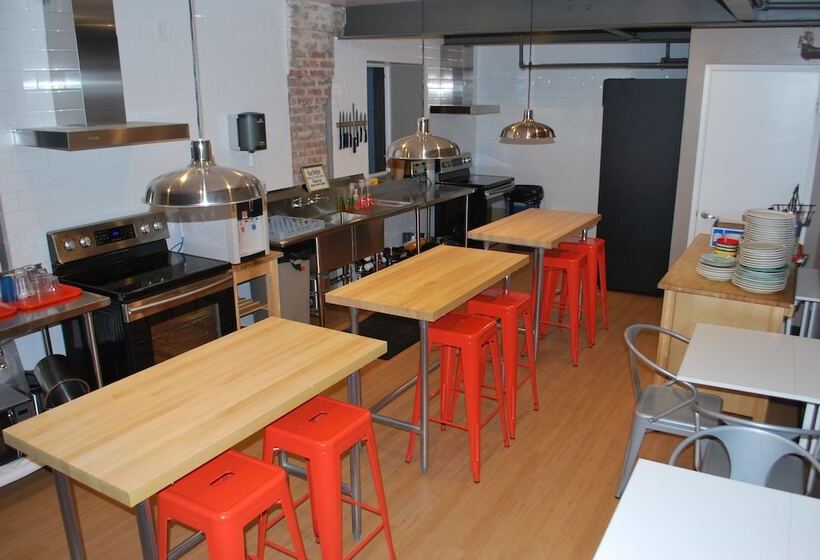 Quarto Triplo Standart, Orange Village Hostel